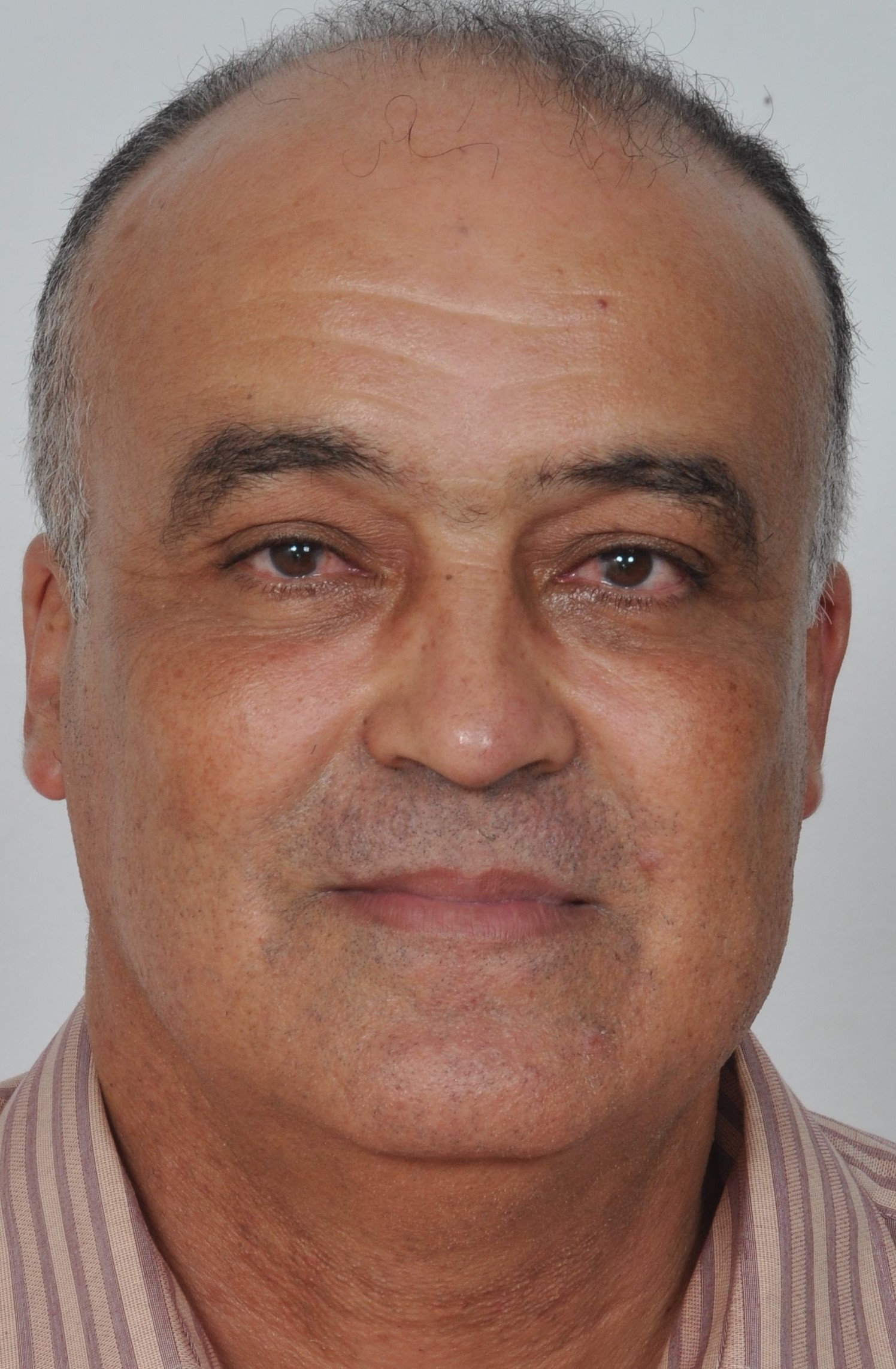 Professeur Nasreddine Bouguila